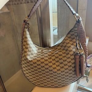 Michael Kors Signature Hobo Bag in Cream and Brown
